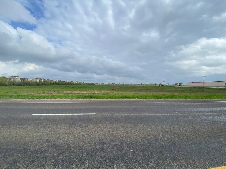 1700 FM 365, Port Arthur, TX à vendre - Photo du bâtiment - Image 2 de 13