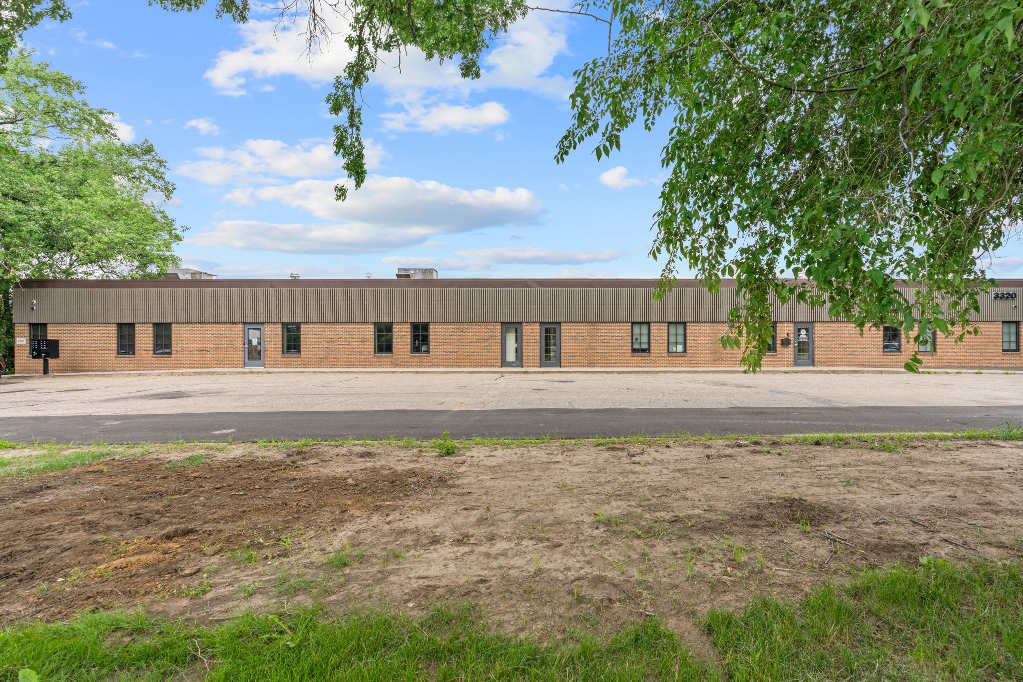 3320 Terminal Dr, Saint Paul, MN for lease Building Photo- Image 1 of 8