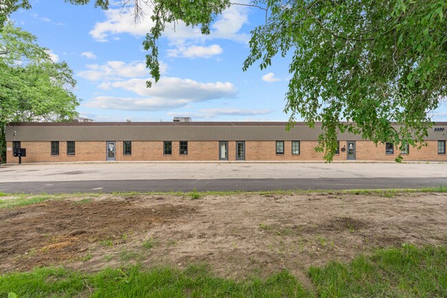 Plus de détails pour 3320 Terminal Dr, Saint Paul, MN - Industriel à louer