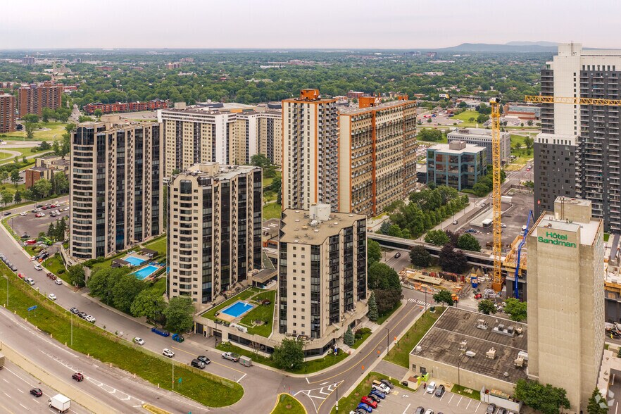 45-51 Pl Charles-Le Moyne, Longueuil, QC for sale - Aerial - Image 3 of 3