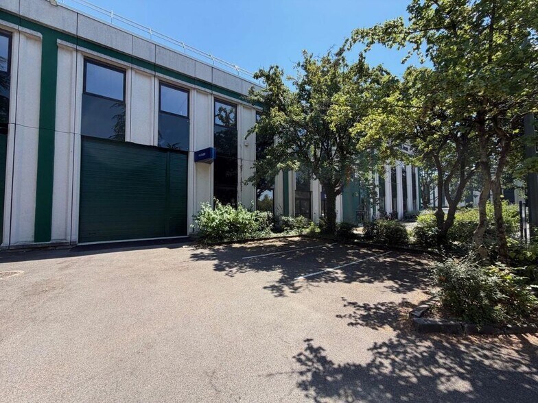 Flex in Limonest for lease - Building Photo - Image 1 of 10