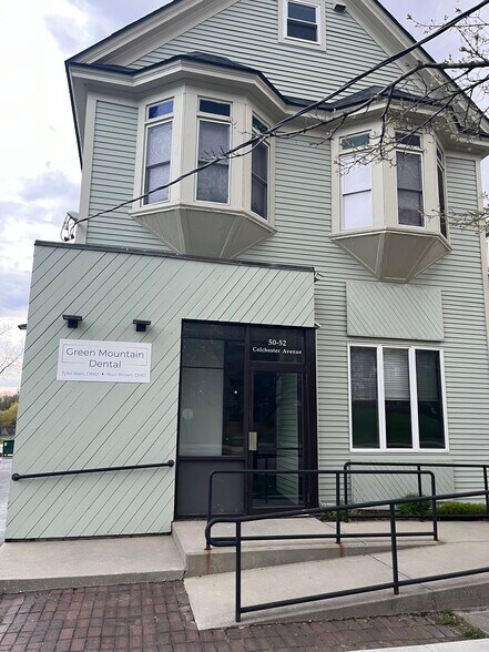 52 Colchester Ave, Burlington, VT à louer - Photo du bâtiment - Image 2 de 15