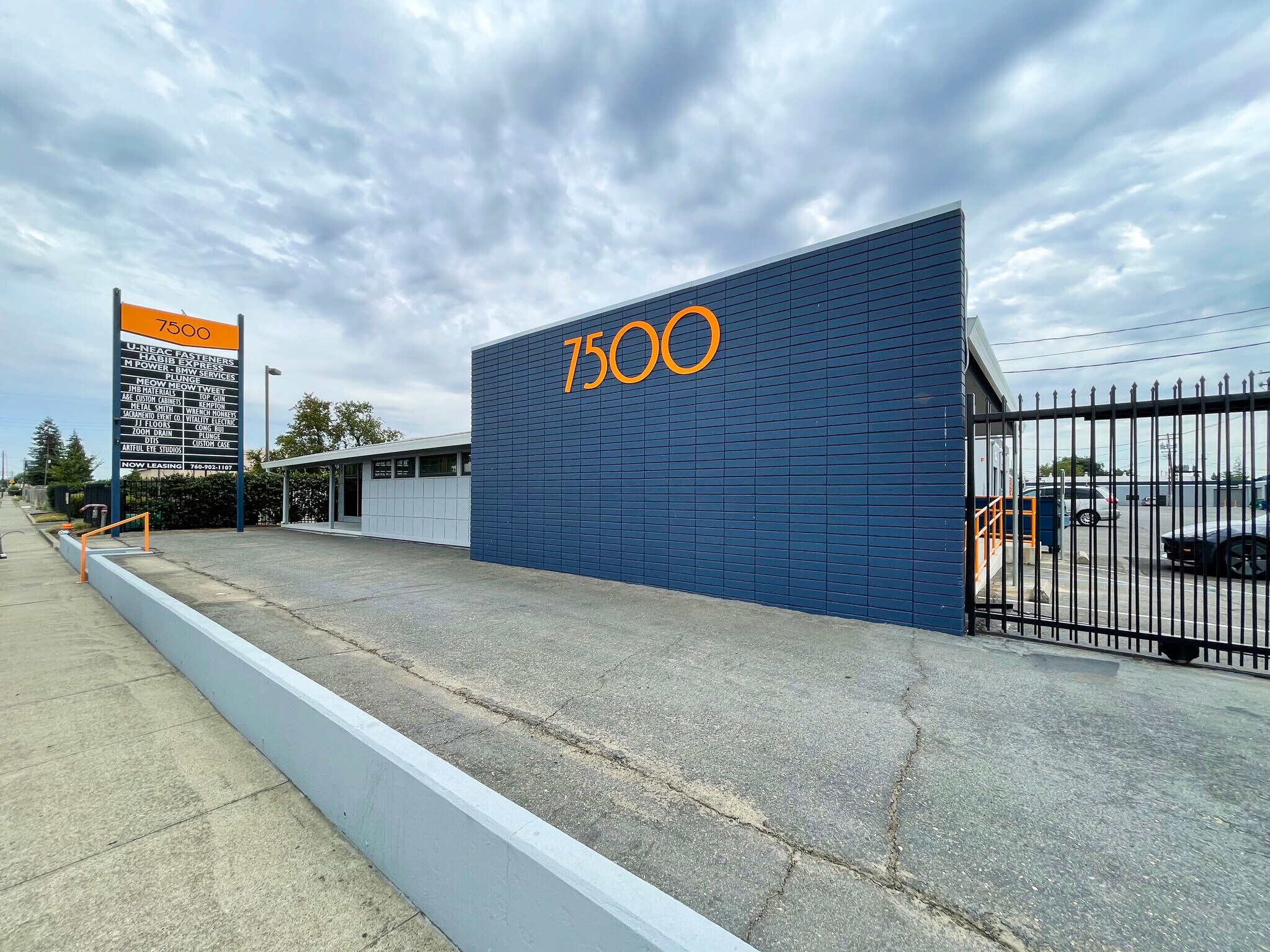 7500 14th Ave, Sacramento, CA à louer Photo du bâtiment- Image 1 de 4