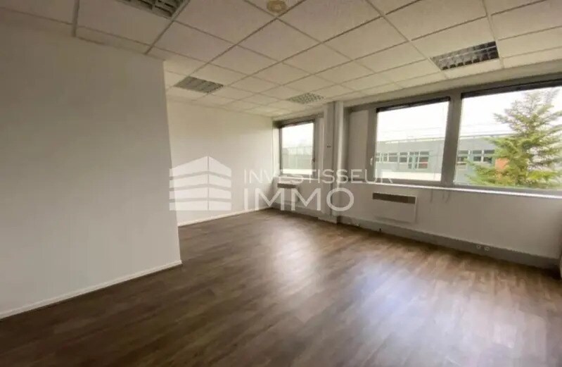Bureau dans Mitry-Mory à louer - Photo du bâtiment - Image 1 de 4