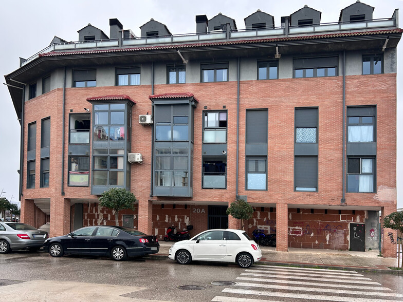 Avenida Principes de Asturias, 20, Alovera, Guadalajara à vendre - Photo du bâtiment - Image 1 de 4