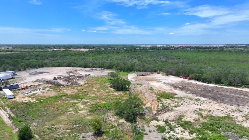 SE I-410 Access Rd, San Antonio, TX à vendre - Vidéo sur l’inscription commerciale - Image 2 de 13