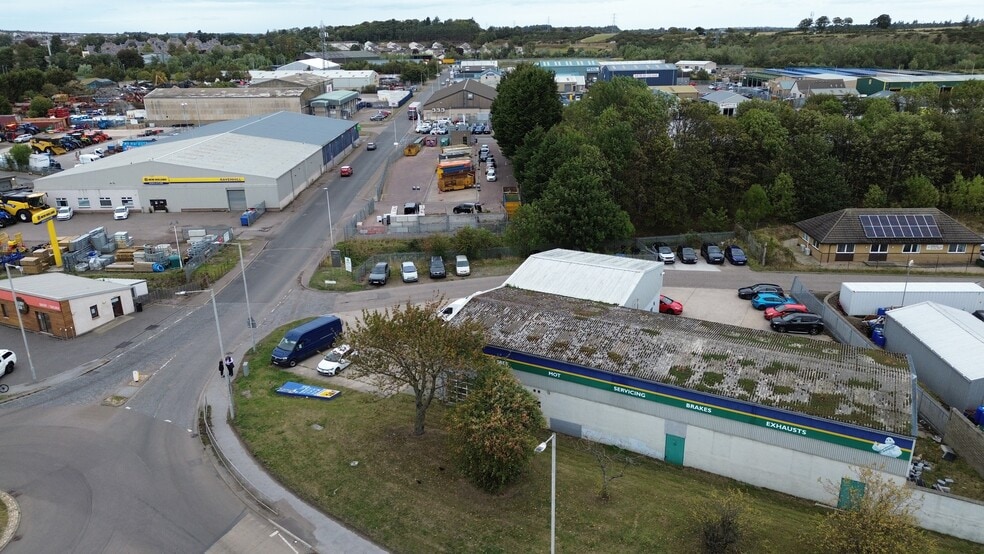 34 Moycroft Rd, Elgin for lease - Building Photo - Image 3 of 6