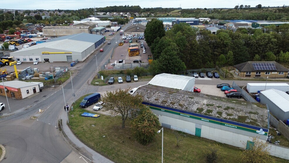 34 Moycroft Rd, Elgin à louer - Photo du bâtiment - Image 3 de 6