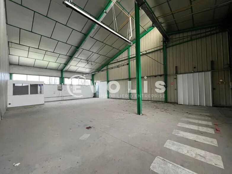 Flex in Mornant for sale - Building Photo - Image 2 of 7