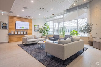 6815 8th St NE, Calgary, AB à louer Photo intérieure- Image 1 de 13