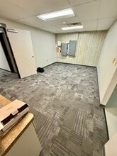 702-708 Congress Park dr, Washington Township, OH à louer Photo intérieure- Image 1 de 10