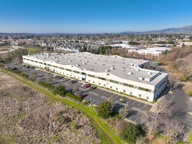 1450 Technology Ln, Petaluma CA - Entrepôt