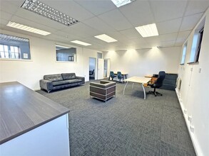 Cherry Gardens Hl, Groombridge for lease Interior Photo- Image 2 of 6