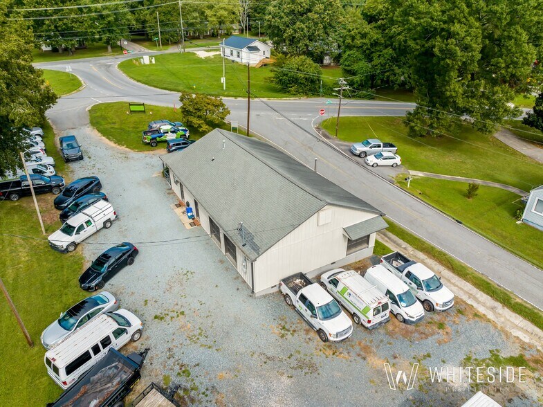 741 Wilshire Ave SW, Concord, NC à vendre - Photo du bâtiment - Image 2 de 9