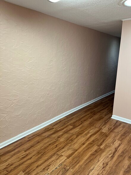 702 Arcadia Cir NW, Huntsville, AL à vendre - Photo du bâtiment - Image 3 de 13