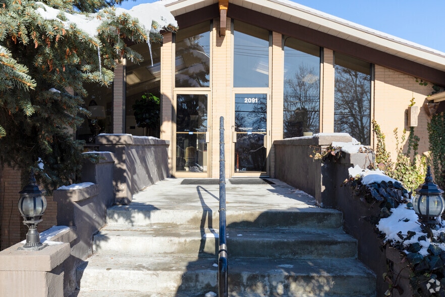 2091 E Murray Holladay Rd, Holladay, UT for lease - Building Photo - Image 3 of 4