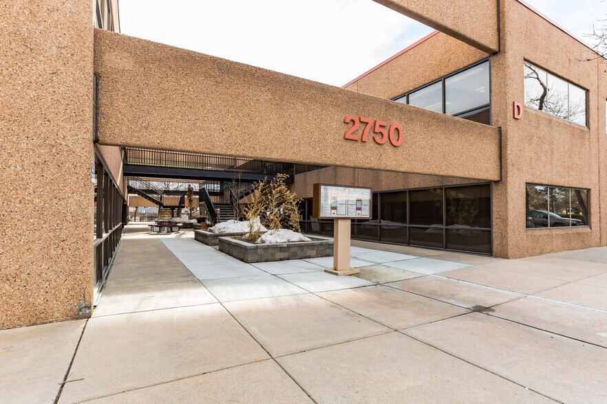 7550 W Yale Ave, Lakewood, CO à louer - Photo du bâtiment - Image 2 de 17