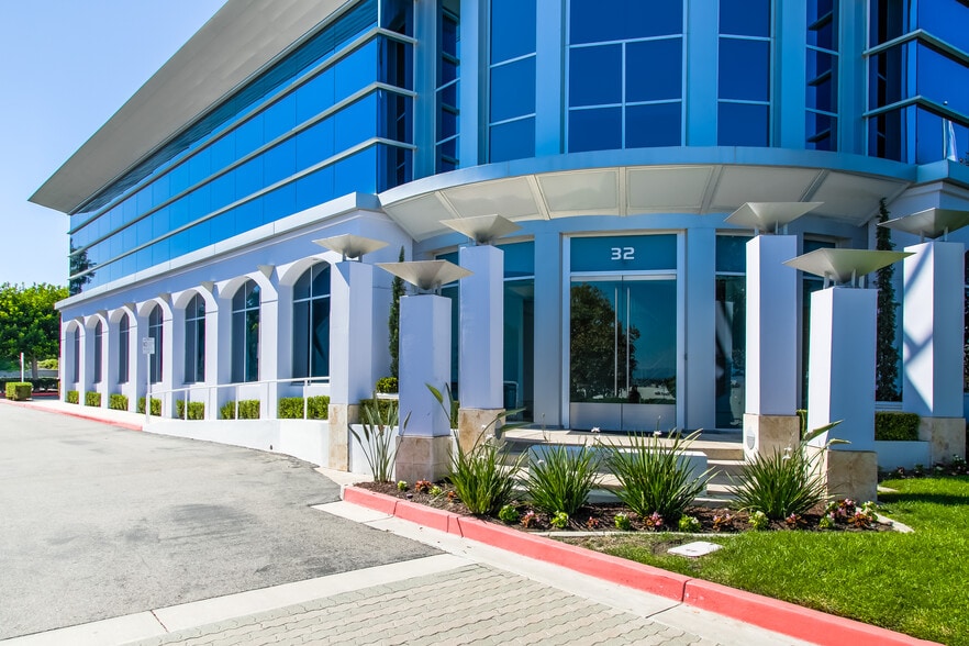 32 Journey, Aliso Viejo, CA for lease - Building Photo - Image 3 of 9