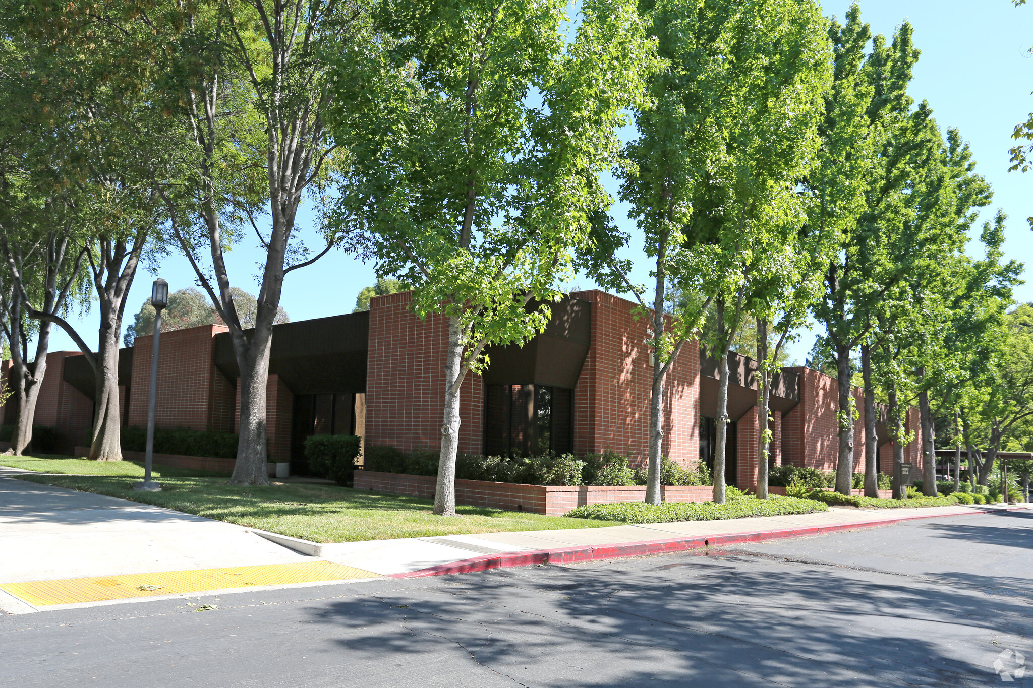 400-404 N Wiget Ln, Walnut Creek, CA à louer Photo du bâtiment- Image 1 de 5