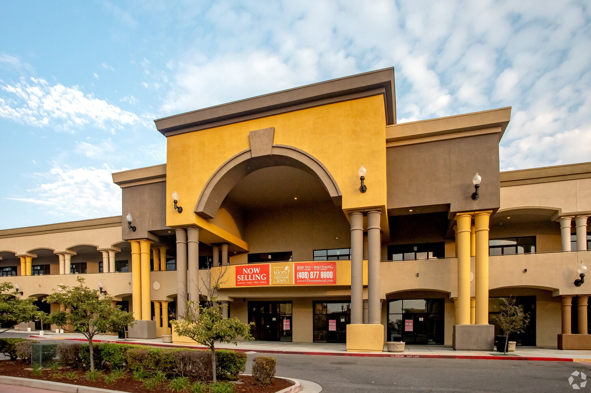 Vietnam Plaza Sale portfolio of 3 properties for sale on LoopNet.ca Primary Photo- Image 1 of 2
