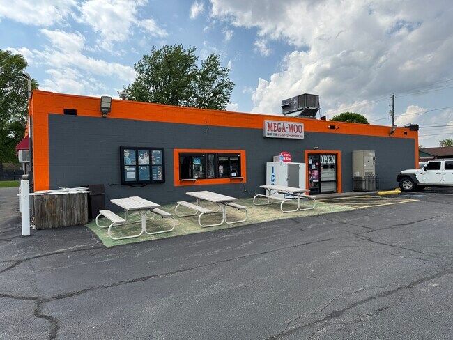 Plus de détails pour 411 E Fairground St, Marion, OH - Commerce de détail à vendre