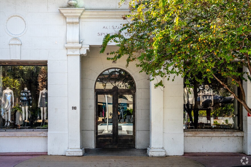 910 Lincoln Rd, Miami Beach, FL for lease - Building Photo - Image 2 of 5