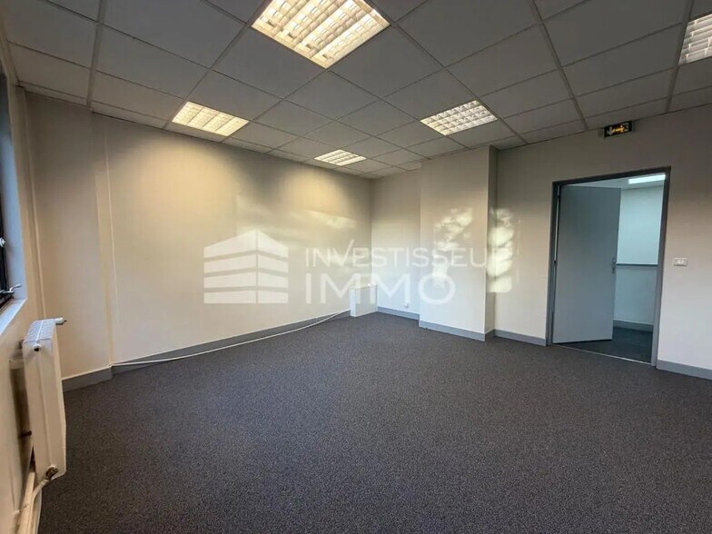 Office in Lognes for lease - Interior Photo - Image 2 of 4