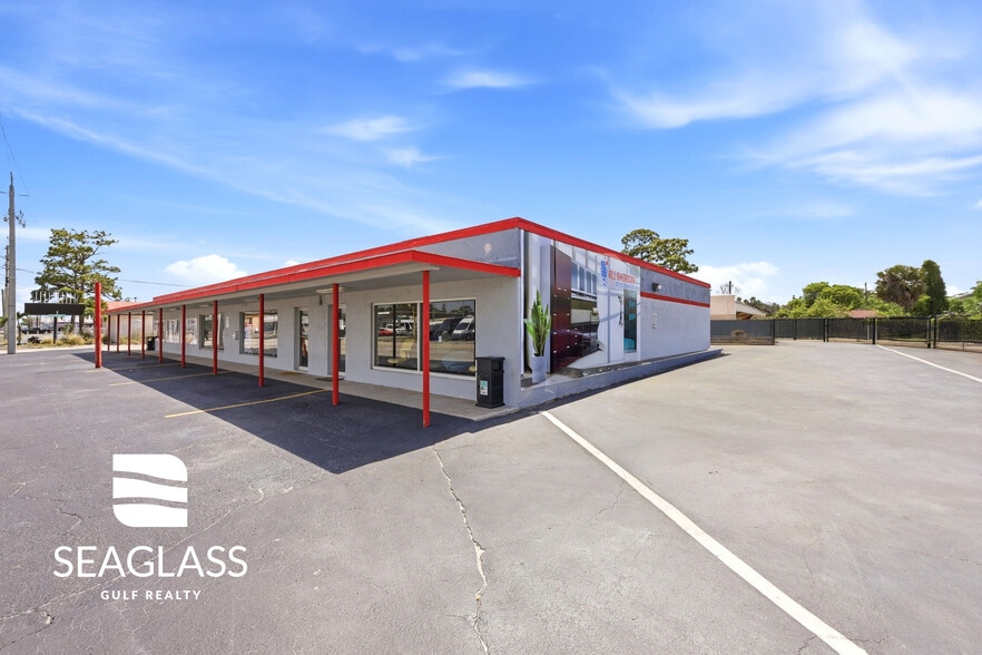 2730 Fowler St, Fort Myers, FL à vendre - Photo du bâtiment - Image 3 de 61