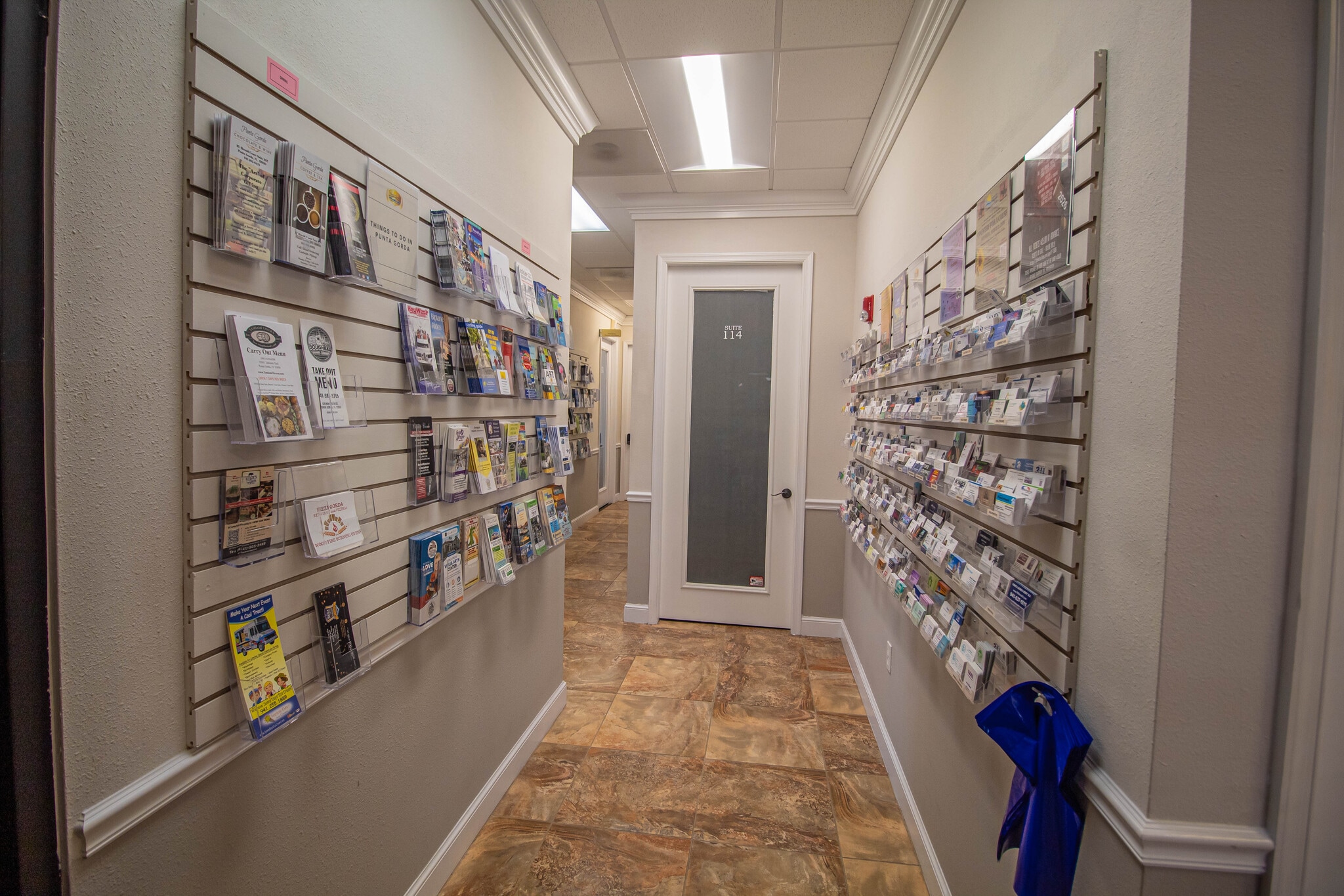 252 W Marion Ave, Punta Gorda, FL à louer Photo intérieure- Image 1 de 3