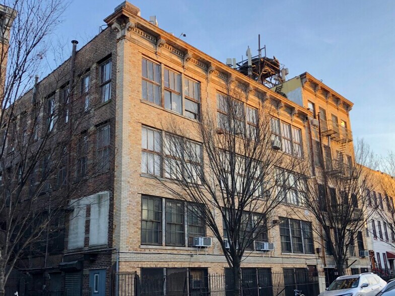 130 Palmetto St, Brooklyn, NY à louer - Photo du bâtiment - Image 2 de 3