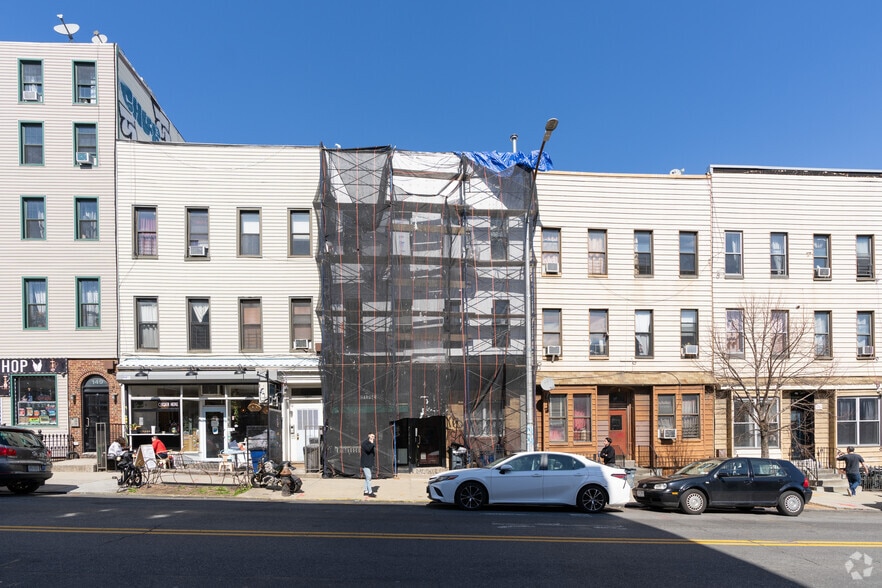 153 Wilson Ave, Brooklyn, NY for lease - Building Photo - Image 1 of 4