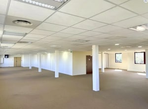 Rue Pereire, Saint-Germain-en-Laye for lease Interior Photo- Image 2 of 10