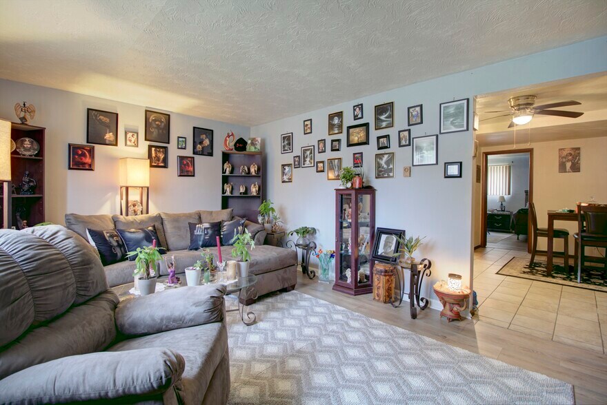 1505-1525 Herbert Dr, Lorain, OH à vendre - Photo du bâtiment - Image 3 de 24