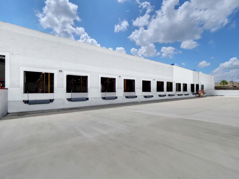 4100-4300 Okeechobee Rd, Fort Pierce, FL à louer - Photo du bâtiment - Image 3 de 14