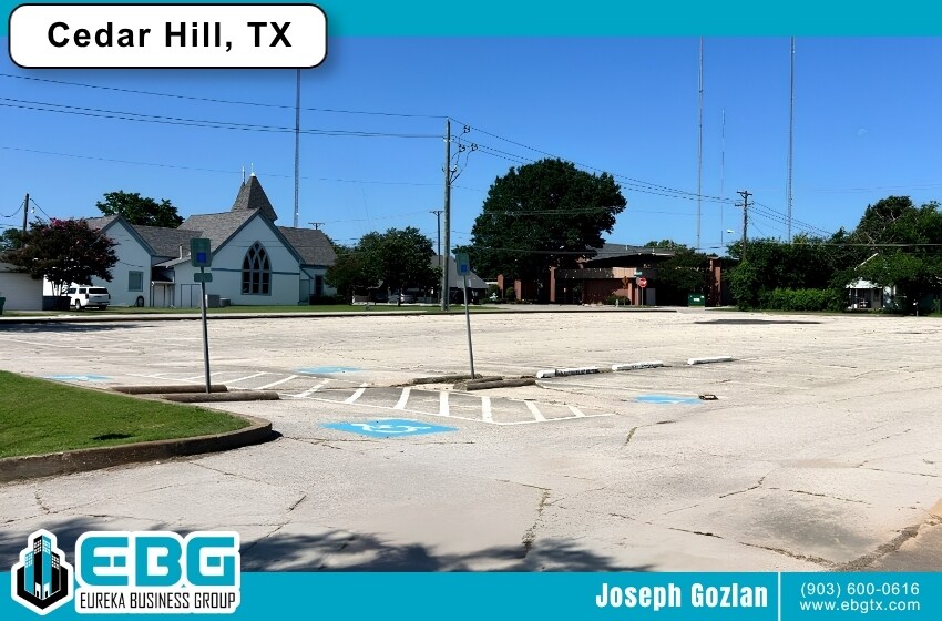700 Bennett St, Cedar Hill, TX à vendre - Photo du bâtiment - Image 3 de 12