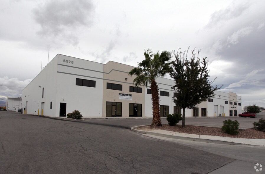 5375 Procyon St, Las Vegas, NV à louer - Photo principale - Image 2 de 31