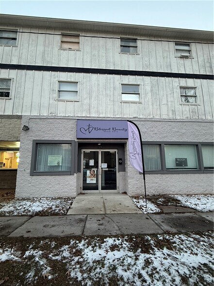 428 Main St, Slippery Rock, PA à louer - Photo du bâtiment - Image 2 de 5