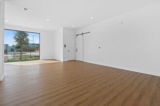 2165 Gabriels Pl, New Braunfels, TX for lease Interior Photo- Image 2 of 16