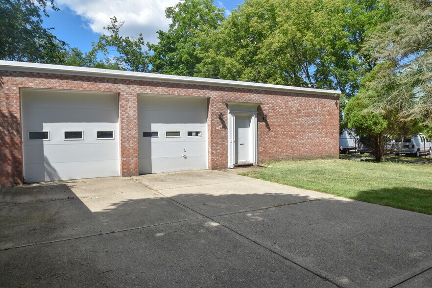 56 N Forest Rd, Williamsville, NY for lease - Building Photo - Image 2 of 4