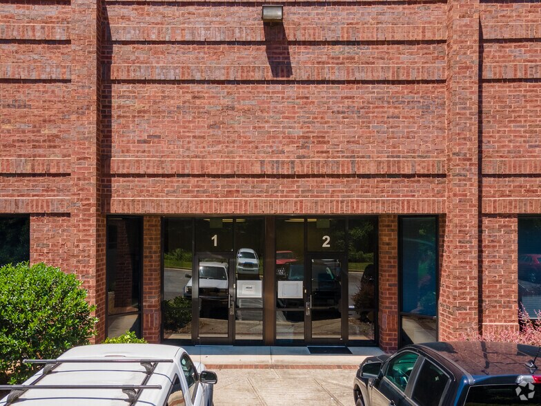 1061 Triad Ct, Marietta, GA à louer - Photo du bâtiment - Image 3 de 4