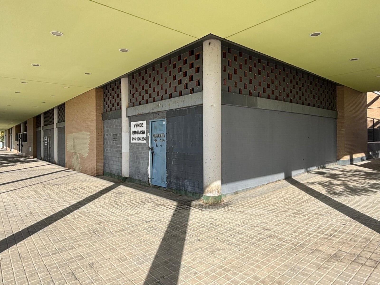 Retail in Alcorcón, Madrid for lease Interior Photo- Image 1 of 9