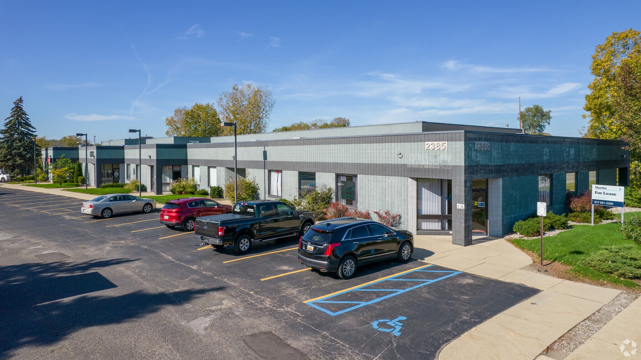 2385 Delhi Commerce Dr, Holt, MI à louer Photo principale- Image 1 de 6