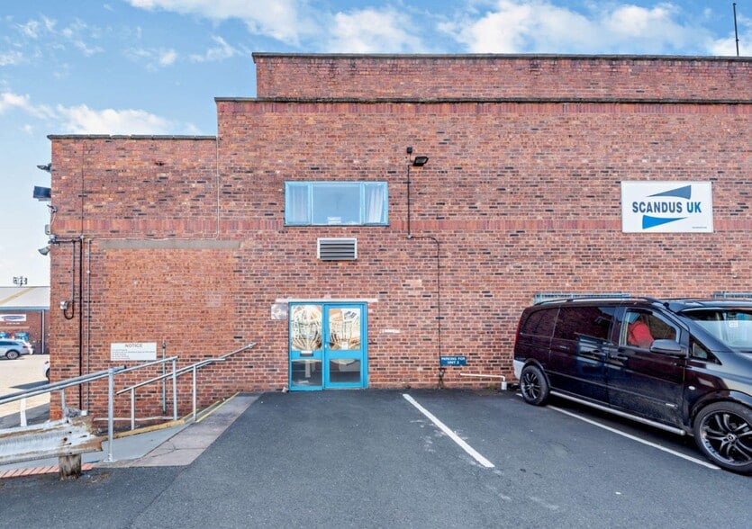 Rufford Rd, Stourbridge for lease - Building Photo - Image 2 of 5