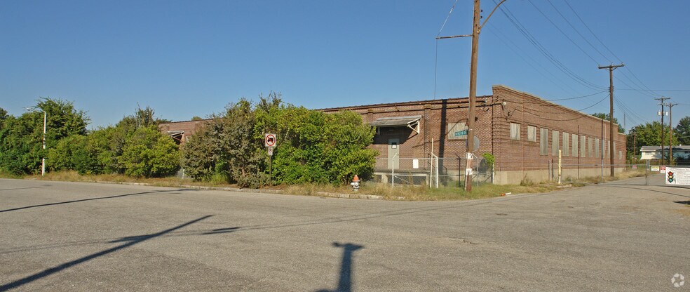 1010 Riverside Blvd, Memphis, TN for sale - Primary Photo - Image 1 of 2