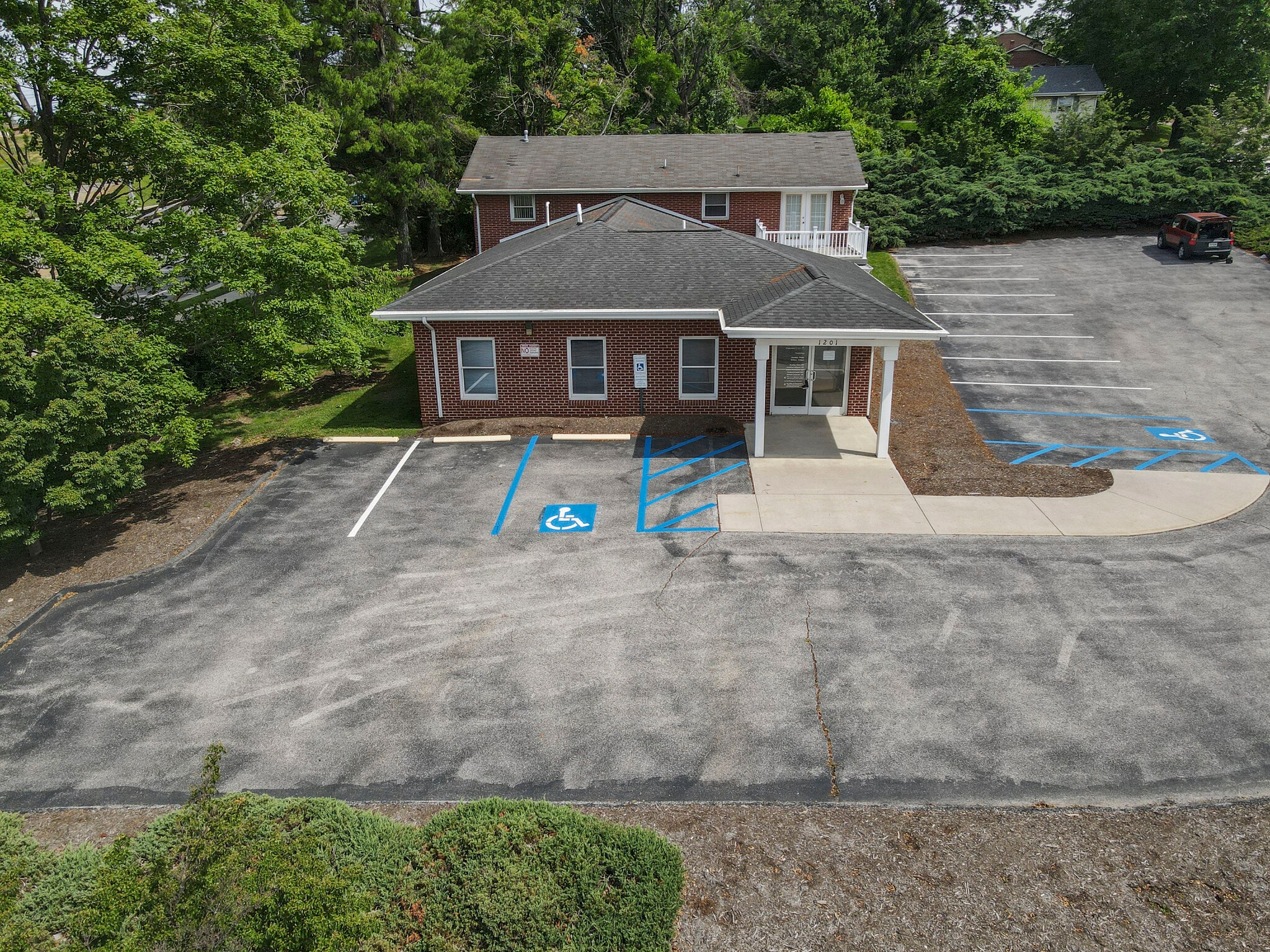 1201 Elm St, Christiansburg, VA for sale Primary Photo- Image 1 of 46