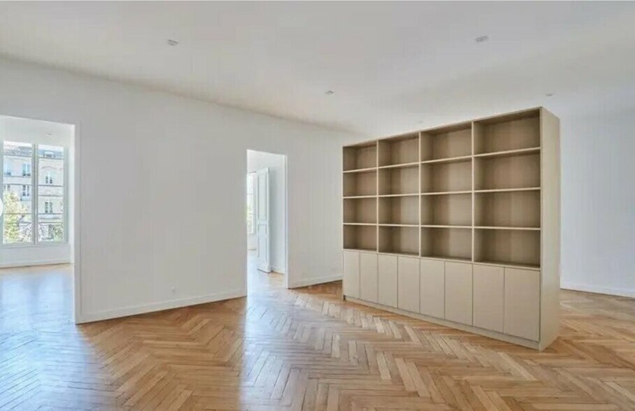 20 Allée De Tourny, Bordeaux for lease - Interior Photo - Image 2 of 11