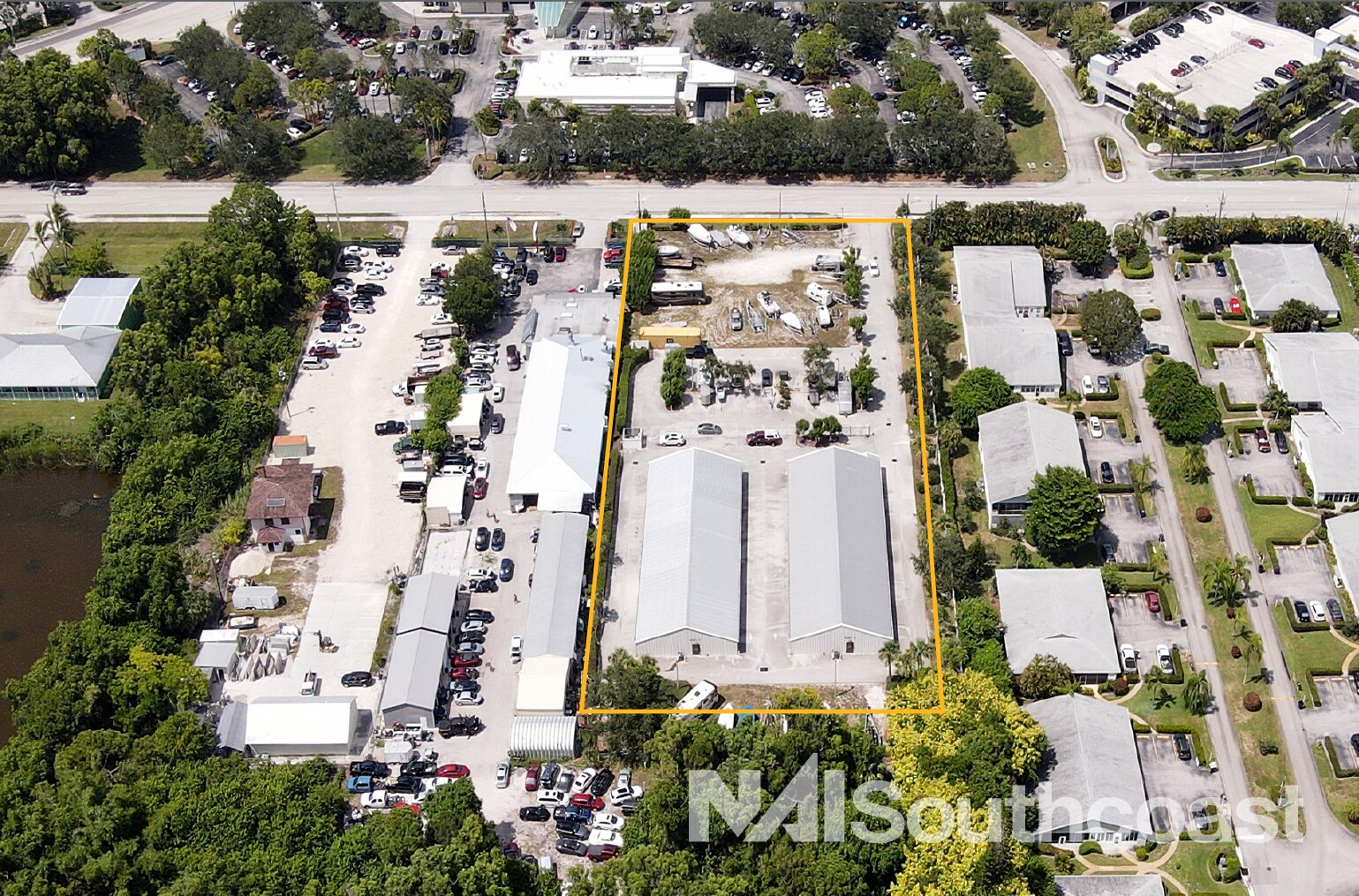 1180 Se Monterey Rd, Stuart, FL à vendre Photo du bâtiment- Image 1 de 11
