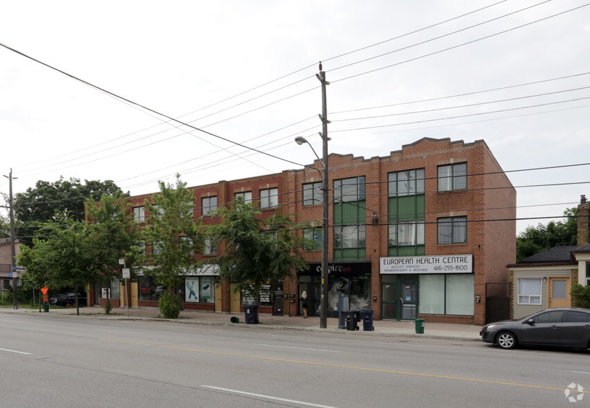 621-625 The Queensway, Toronto, ON à vendre - Photo du bâtiment - Image 2 de 2
