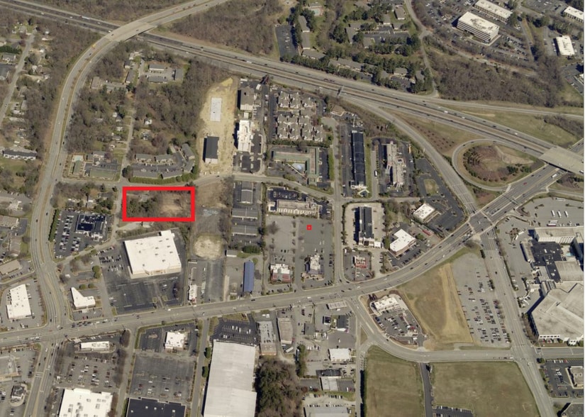 2013-2015 Cedar Fork Dr, Greensboro, NC à vendre - Photo du bâtiment - Image 3 de 13