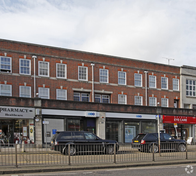 113-115 Cockfosters Rd, Barnet à vendre - Photo principale - Image 1 de 1